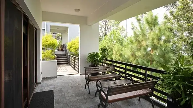 Estate 5 @ the friends-family